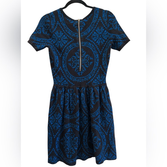 Romeo + Juliet Couture Medallion Knit Skater Dress Blue Black M Fit & Flare - Picture 2 of 5